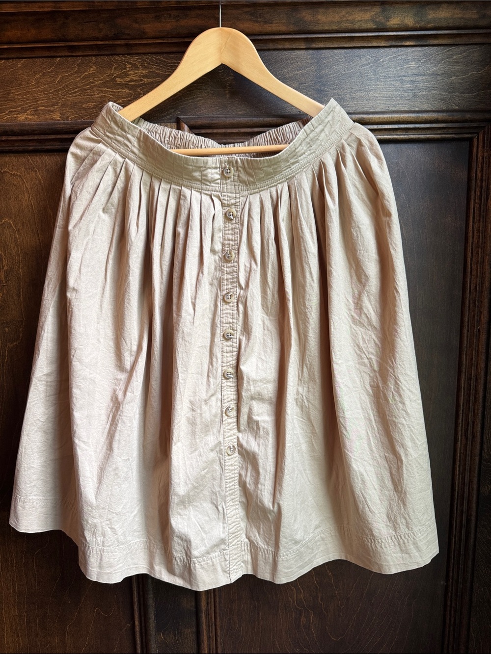 J Crew Button-Front Pleated Women’s Skirt in Light Beige (Cashew)
